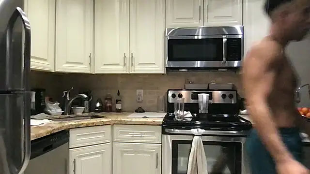 BigGuyMuscle online show from 11-20-25, 09:15