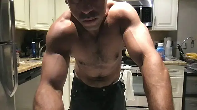 Snapshot of BigGuyMuscle chatting on 09-08-25, 08:19 BigGuyMuscle online show from 09-08-25, 08:19
