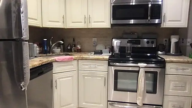 BigGuyMuscle online show from 12-19-25, 10:12