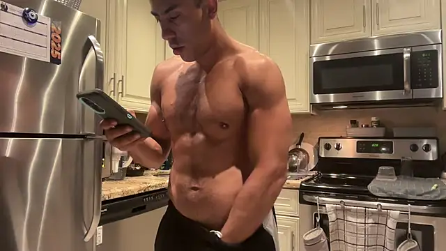 Snapshot of BigGuyMuscle chatting on 03-07-25, 01:31 BigGuyMuscle online show from 03-07-25, 01:31