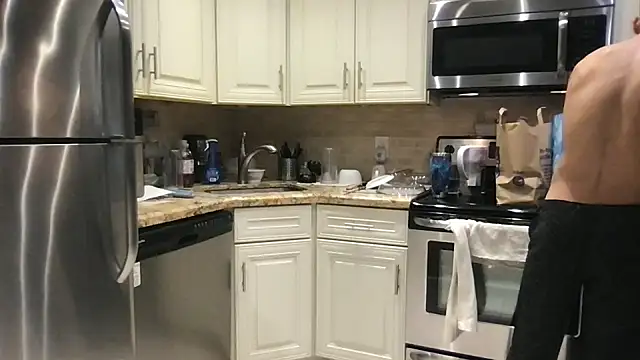 BigGuyMuscle online show from 11-30-25, 12:33