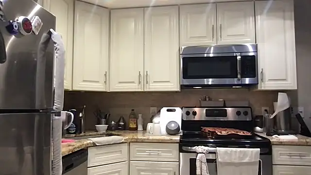 BigGuyMuscle online show from 02-17-26, 07:00