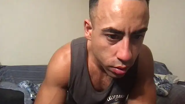 Snapshot of BigGuyMuscle chatting on 10-10-25, 11:38 BigGuyMuscle online show from 10-10-25, 11:38