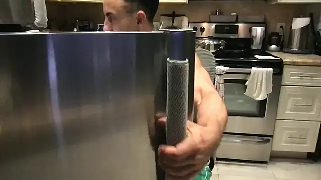 BigGuyMuscle online show from 02-16-26, 09:08