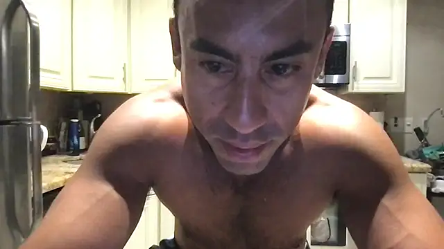 Snapshot of BigGuyMuscle chatting on 03-21-25, 05:21 BigGuyMuscle online show from 03-21-25, 05:21