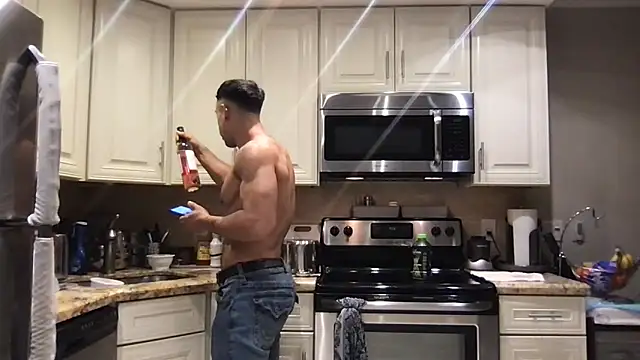 BigGuyMuscle online show from 04-11-26, 01:57