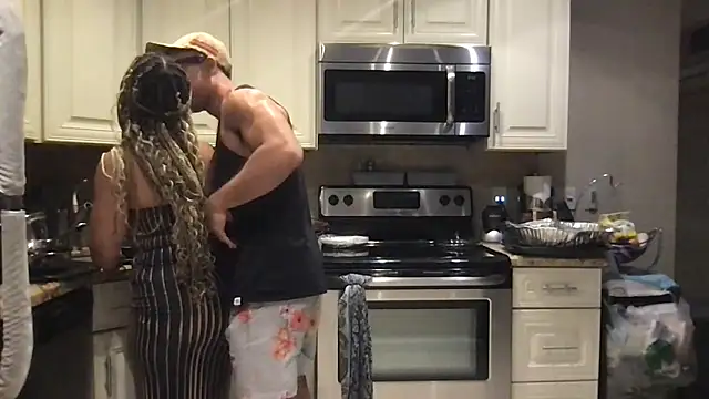 BigGuyMuscle online show from 04-16-26, 02:34