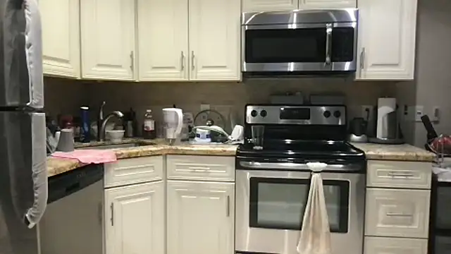 BigGuyMuscle online show from 12-18-25, 10:02