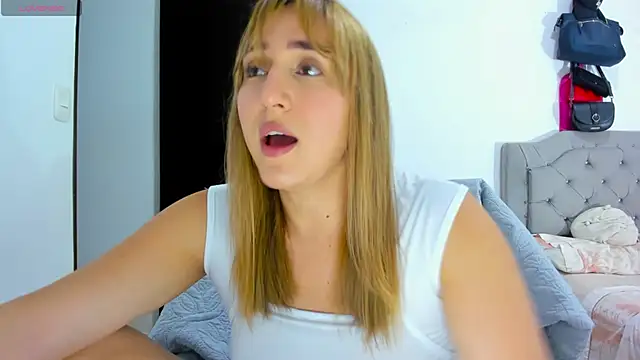 Snapshot of andrea_hills chatting on 07-25-26, 12:29 andrea hills online show from 07-25-26, 12:29