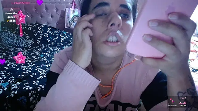 Snapshot of annarose19 chatting on 07-10-26, 10:43 annarose19 online show from 07-10-26, 10:43