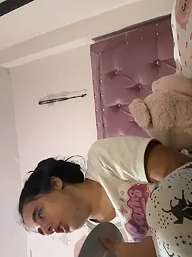 Snapshot of annarose19 chatting on 07-17-26, 02:20 annarose19 online show from 07-17-26, 02:20