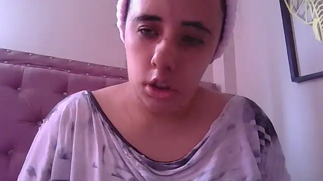 annarose19 online show from 09-16-25, 05:47