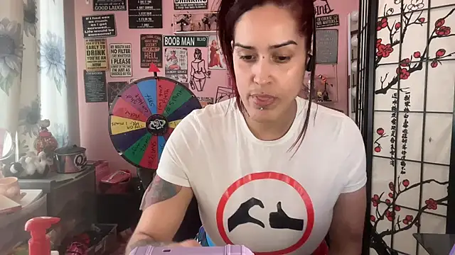 latinacubana online show from 02-23-25, 07:38