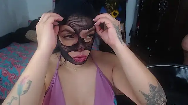 Snapshot of Sharlottee chatting on 12-27-24, 02:36 Sharlottee online show from 12-27-24, 02:36