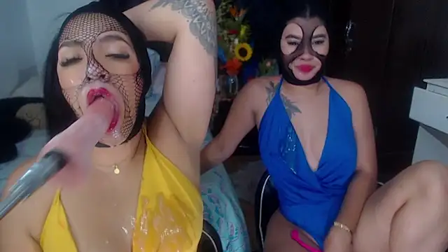 Snapshot of Sharlottee chatting on 12-18-24, 02:32 Sharlottee online show from 12-18-24, 02:32