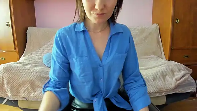 Snapshot of HolmesAriana chatting on 02-20-25, 03:08 HolmesAriana online show from 02-20-25, 03:08