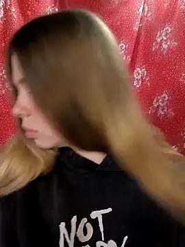 Zuli Kiska online show from 04-12-26, 10:51