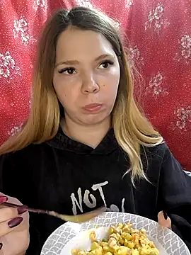 Zuli Kiska online show from 11-26-25, 11:54