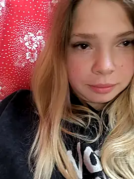 Zuli Kiska online show from 10-07-25, 07:59