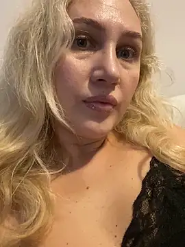 YourBlondee online show from 11-10-25, 03:11