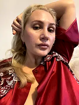 YourBlondee online show from 10-31-25, 02:19