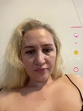 YourBlondee online show from 06-12-26, 12:30