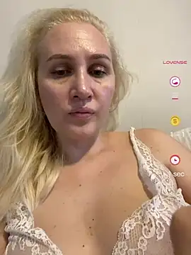 YourBlondee online show from 06-17-26, 01:54