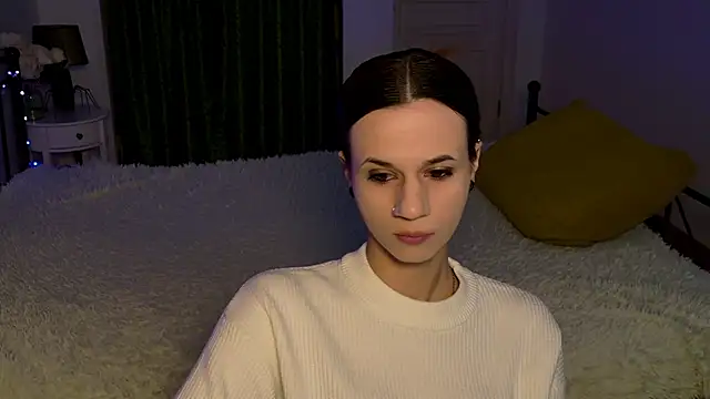 ItsAlisia online show from 12-15-25, 07:25