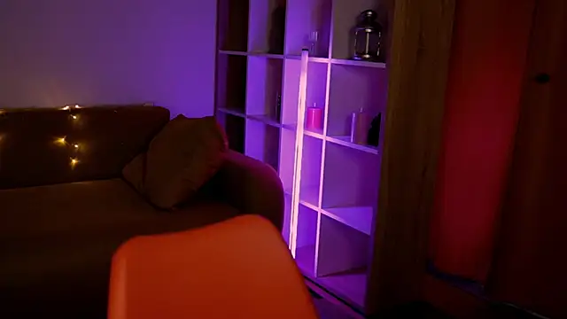 ItsAlisia online show from 02-11-26, 01:44