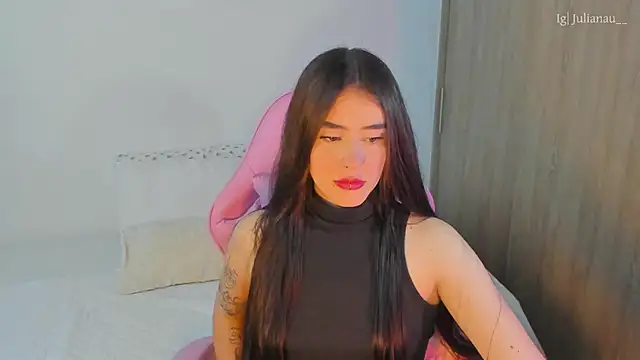 Snapshot of iriswest_ chatting on 03-14-25, 11:43 iriswest  online show from 03-14-25, 11:43