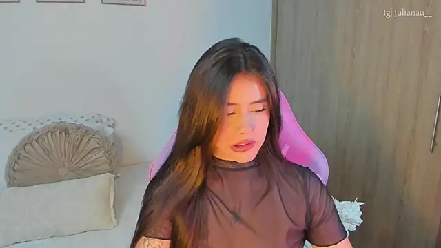Snapshot of iriswest_ chatting on 03-19-25, 02:05 iriswest  online show from 03-19-25, 02:05