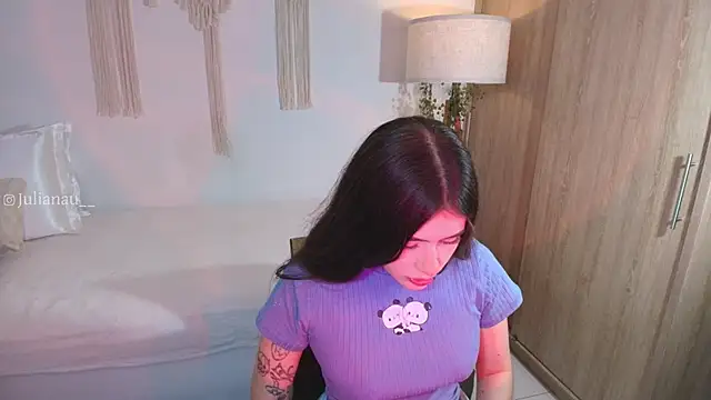 iriswest  online show from 11-22-25, 12:43