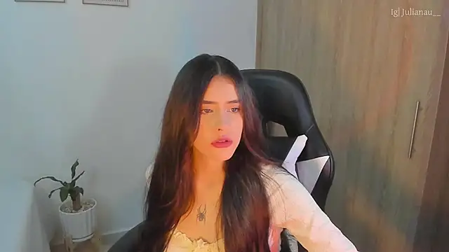 Snapshot of iriswest_ chatting on 02-20-25, 02:18 iriswest  online show from 02-20-25, 02:18