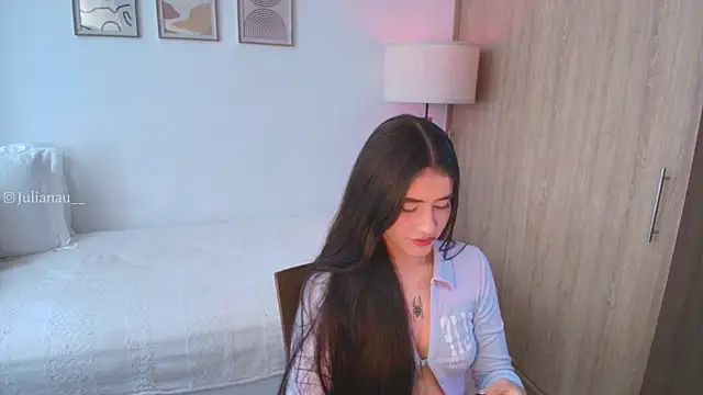 Snapshot of iriswest_ chatting on 10-19-25, 07:38 iriswest  online show from 10-19-25, 07:38