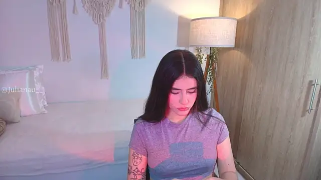 iriswest  online show from 11-19-25, 12:21