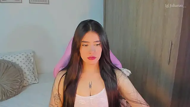 Snapshot of iriswest_ chatting on 03-20-25, 11:23 iriswest  online show from 03-20-25, 11:23
