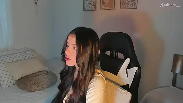 Snapshot of iriswest_ chatting on 02-19-25, 11:14 iriswest  online show from 02-19-25, 11:14