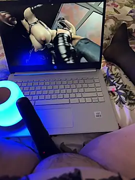 Snapshot of mushkimeow chatting on 10-25-25, 10:54 mushkimeow online show from 10-25-25, 10:54