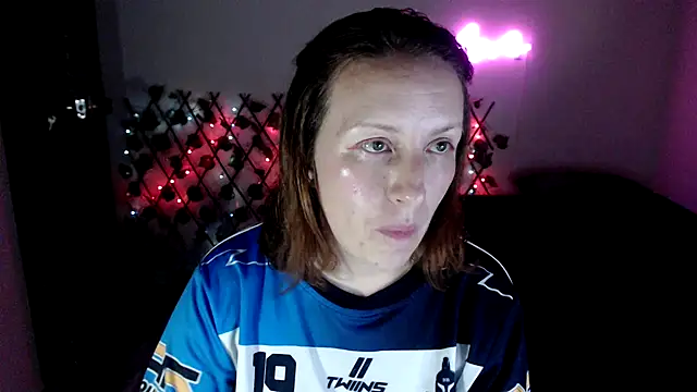 Snapshot of kittykalor09 chatting on 06-27-26, 01:33 kittykalor09 online show from 06-27-26, 01:33