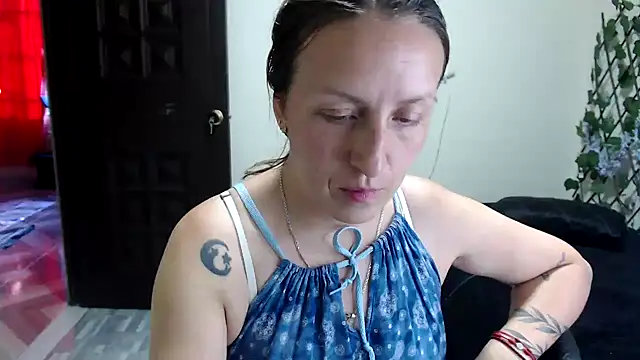 Snapshot of kittykalor09 chatting on 06-21-26, 09:42 kittykalor09 online show from 06-21-26, 09:42