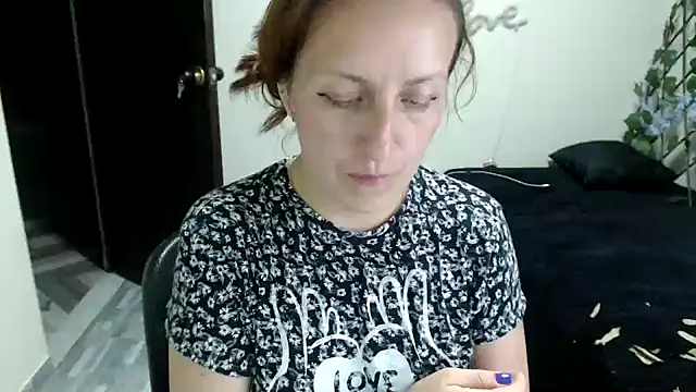 Snapshot of kittykalor09 chatting on 06-26-26, 04:18 kittykalor09 online show from 06-26-26, 04:18