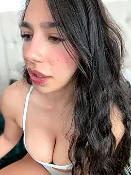 LoveLillyy online show from 12-15-25, 09:42