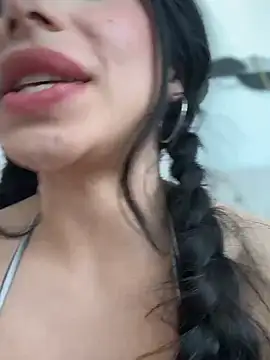 Snapshot of LoveLillyy chatting on 01-28-25, 10:12 LoveLillyy online show from 01-28-25, 10:12