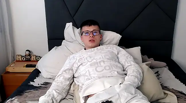 MathewCollin online show from 02-03-25, 03:27