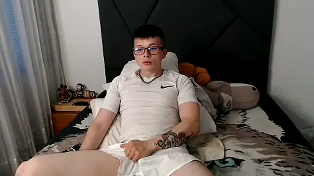 MathewCollin online show from 02-02-25, 10:49