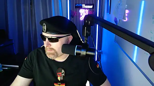 Snapshot of DerPornoPete chatting on 07-18-26, 10:29 DerPornoPete online show from 07-18-26, 10:29
