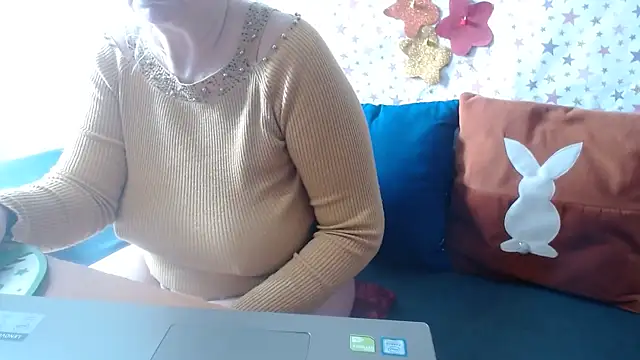 QueenLana online show from 04-24-26, 06:37