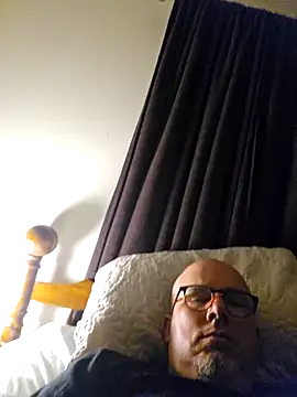 ke5eeo2 online show from 04-13-26, 12:47