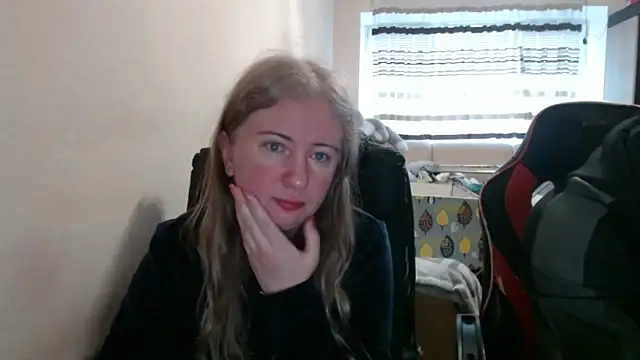 Snapshot of PeterAndJen chatting on 04-02-26, 04:41 PeterAndJen online show from 04-02-26, 04:41