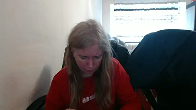 Snapshot of PeterAndJen chatting on 04-13-26, 08:18 PeterAndJen online show from 04-13-26, 08:18